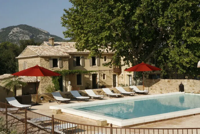 Illustration of an affiliate host